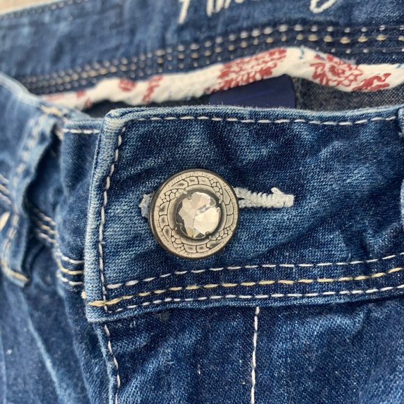 Amethyst Jean Blue Denim Shorts Low Rise Cuffed‎ Acid Washed 98% Cotton Size 3 - Picture 5 of 16